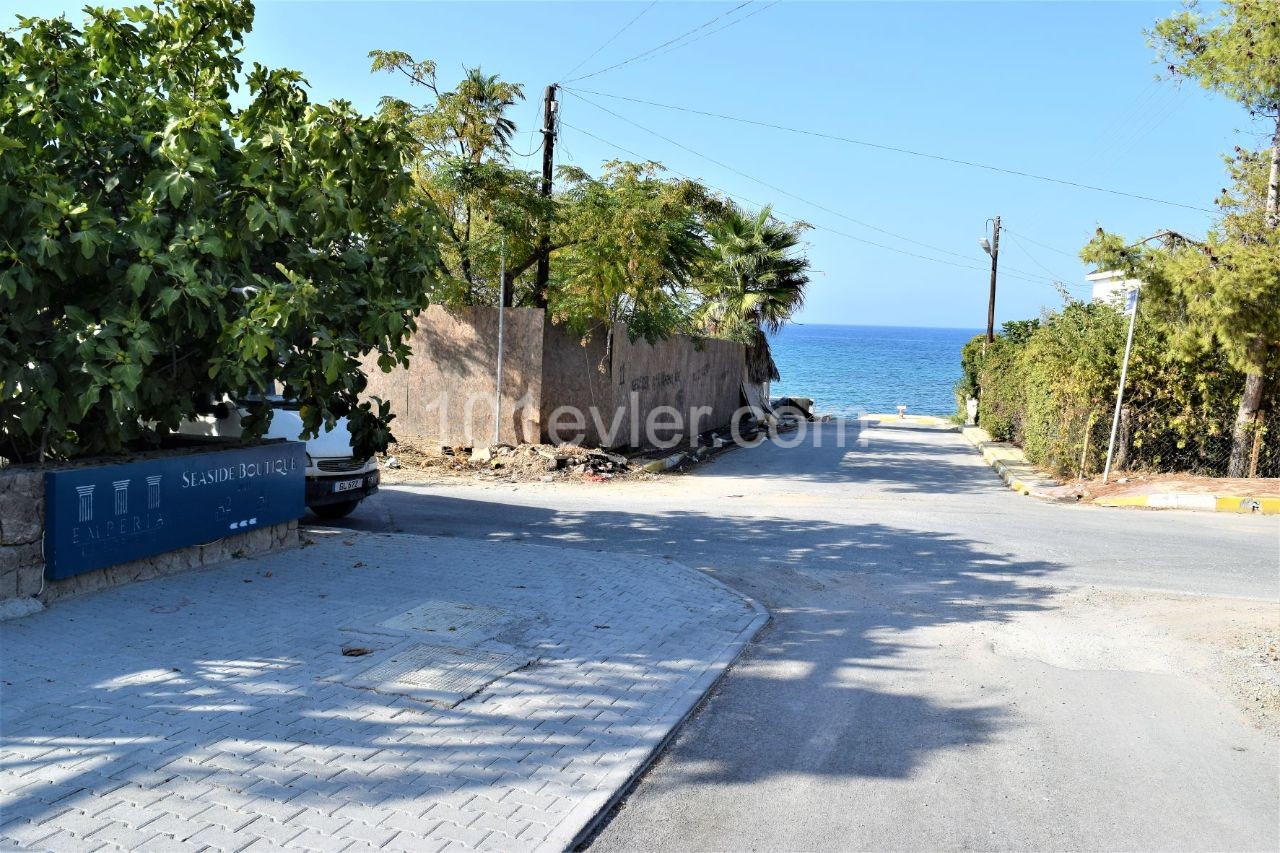 2+1 Apartment Flat with Garden and Sea View in Girne Karaoglanoglu 