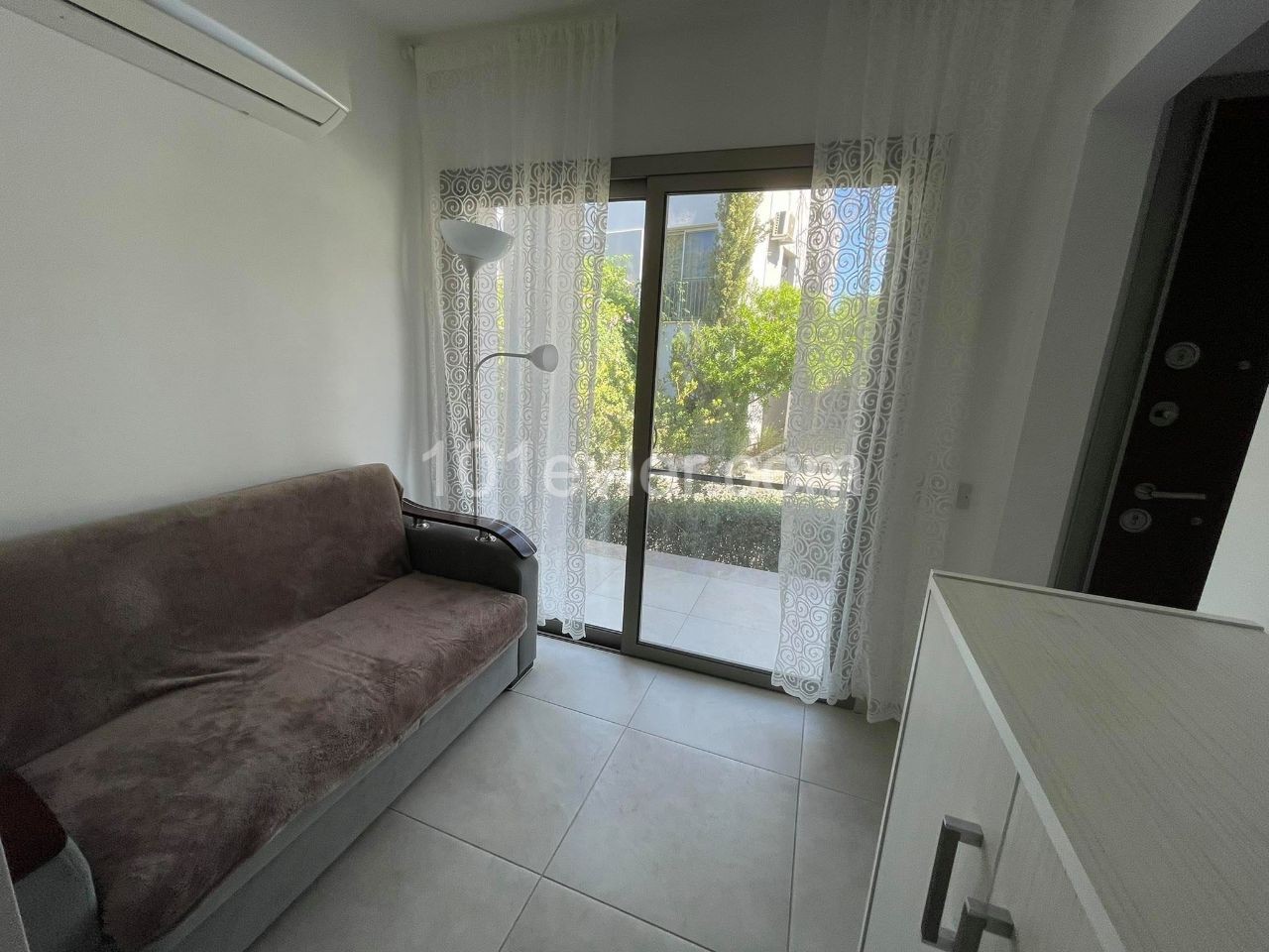 Flat To Rent in Alsancak, Kyrenia