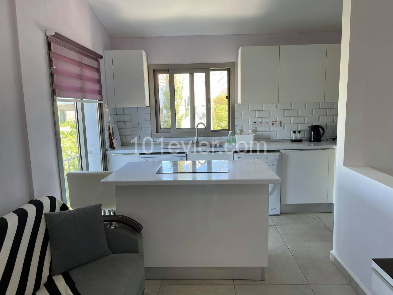 Flat To Rent in Alsancak, Kyrenia