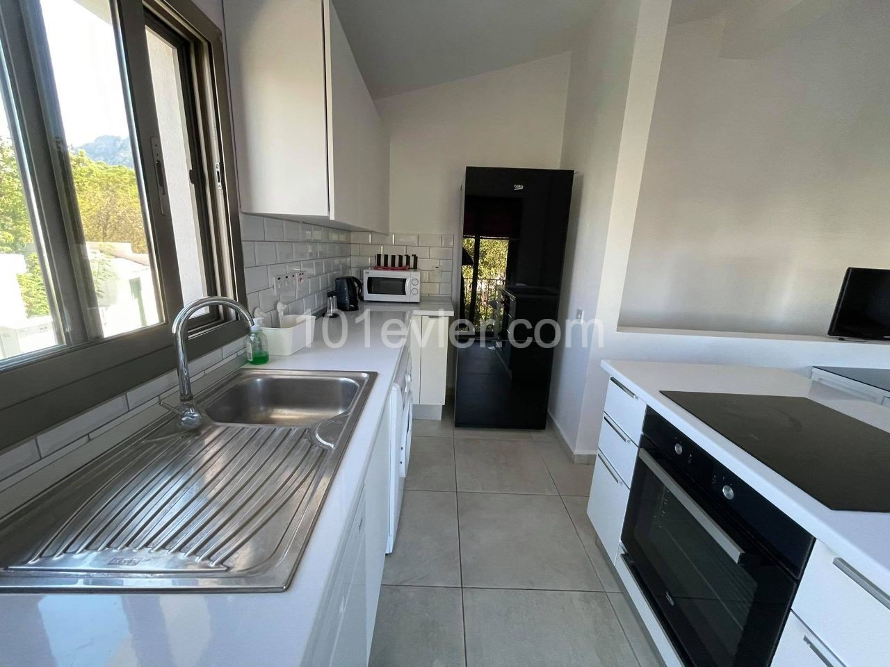 Flat To Rent in Alsancak, Kyrenia