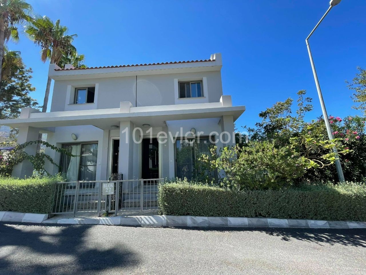 Flat To Rent in Alsancak, Kyrenia