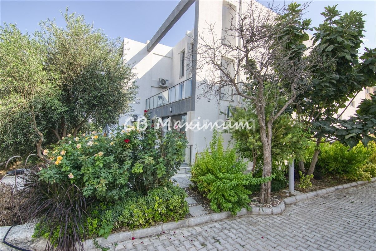 Garden Floor 2+1 Apartment for Sale On the Site in Alsancak ** 