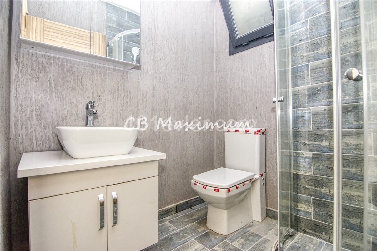 Garden Floor 2+1 Apartment for Sale On the Site in Alsancak ** 