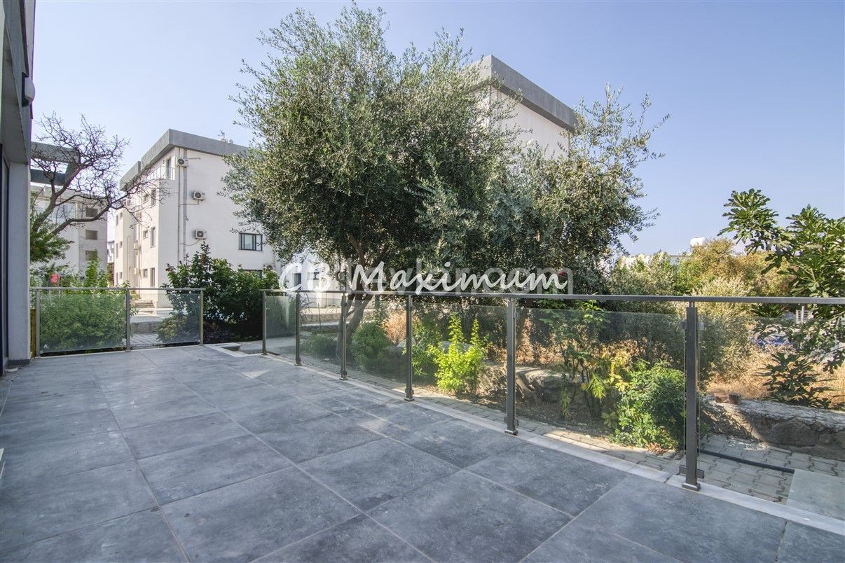 Garden Floor 2+1 Apartment for Sale On the Site in Alsancak ** 