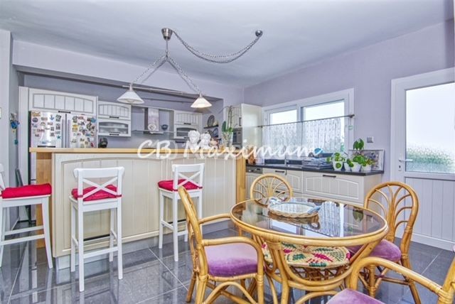 5+1 Villa for Sale with Large Garden, Private Swimming Pool in Kıbrıs Kyrenia Çatalköy ** 