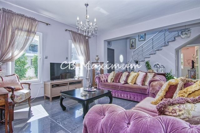 5+1 Villa for Sale with Large Garden, Private Swimming Pool in Kıbrıs Kyrenia Çatalköy ** 