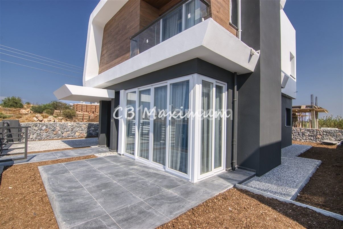 NORTH CYPRUS KYRENİA KARŞİYAKA REGİON 3+1 VİLLA FOR SALE 