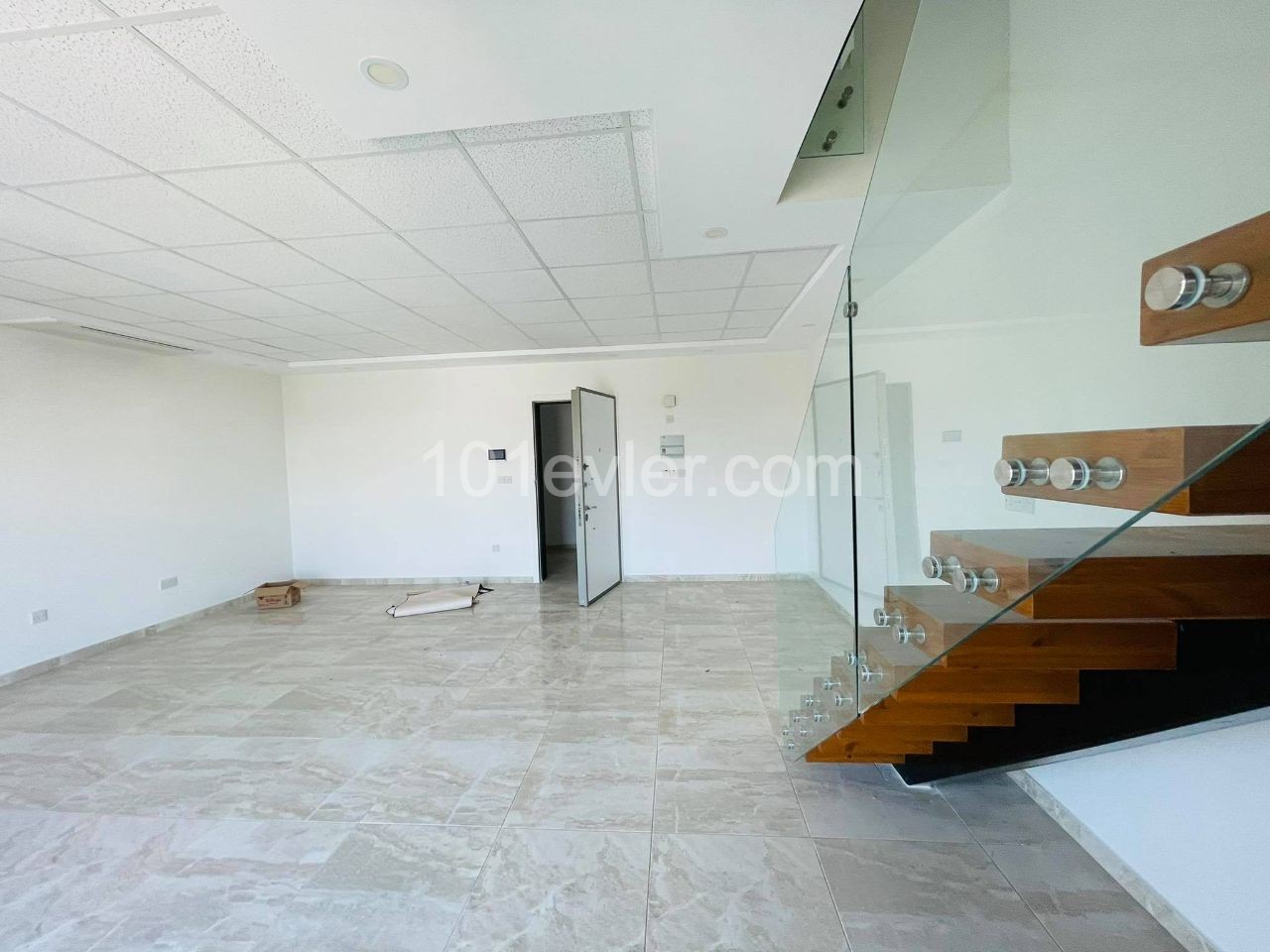 90 M2 DUBLEX NEW OFFICE IN THE CENTER OF CYPRUS KYRENIA ** 