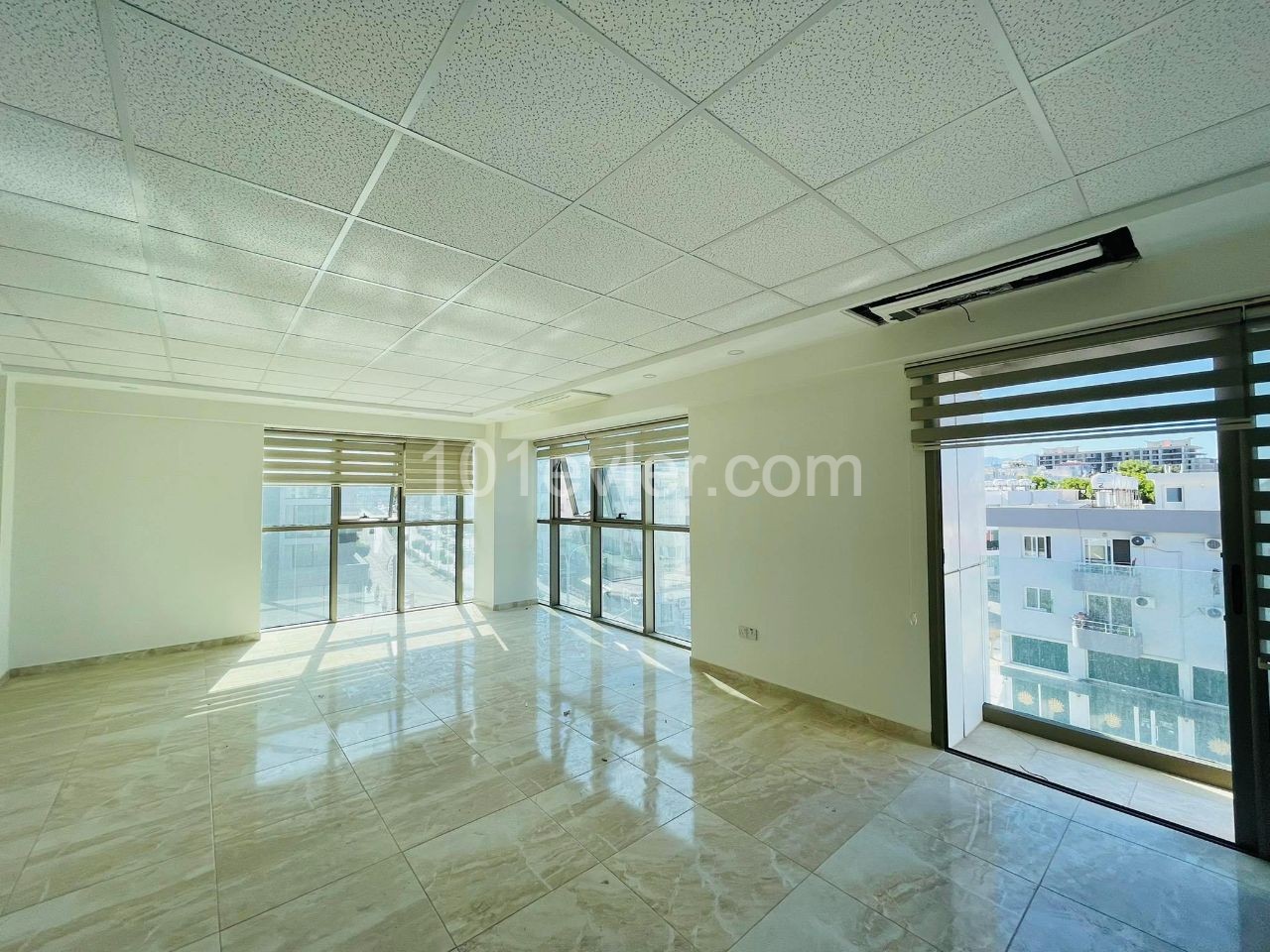 KIBRIS GİRNE MERKEZDE 2+1 YENİ 110 M2 OFİS