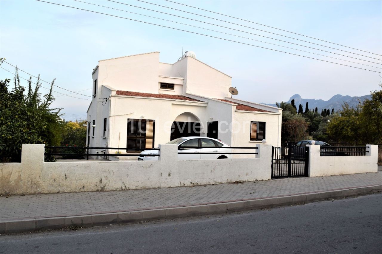 4 Bedrooms Traditional Cypriot House for Rent in Ozankoy Kyrenia 