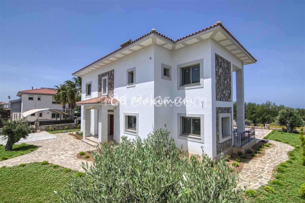 5+1 Villa With Swimming Pool For Sale In Cyprus Kyrenia Alsancak ** 