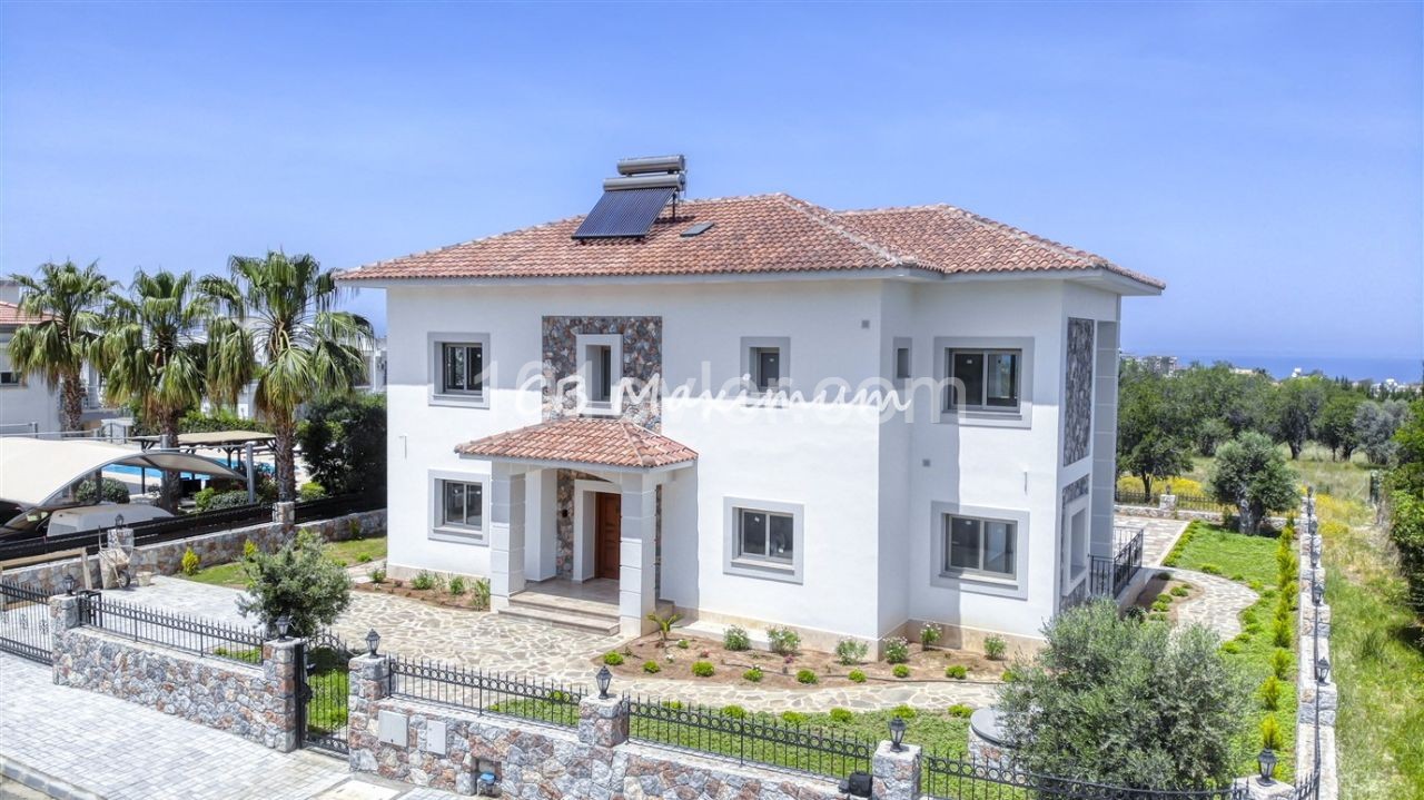 5+1 Villa With Swimming Pool For Sale In Cyprus Kyrenia Alsancak ** 