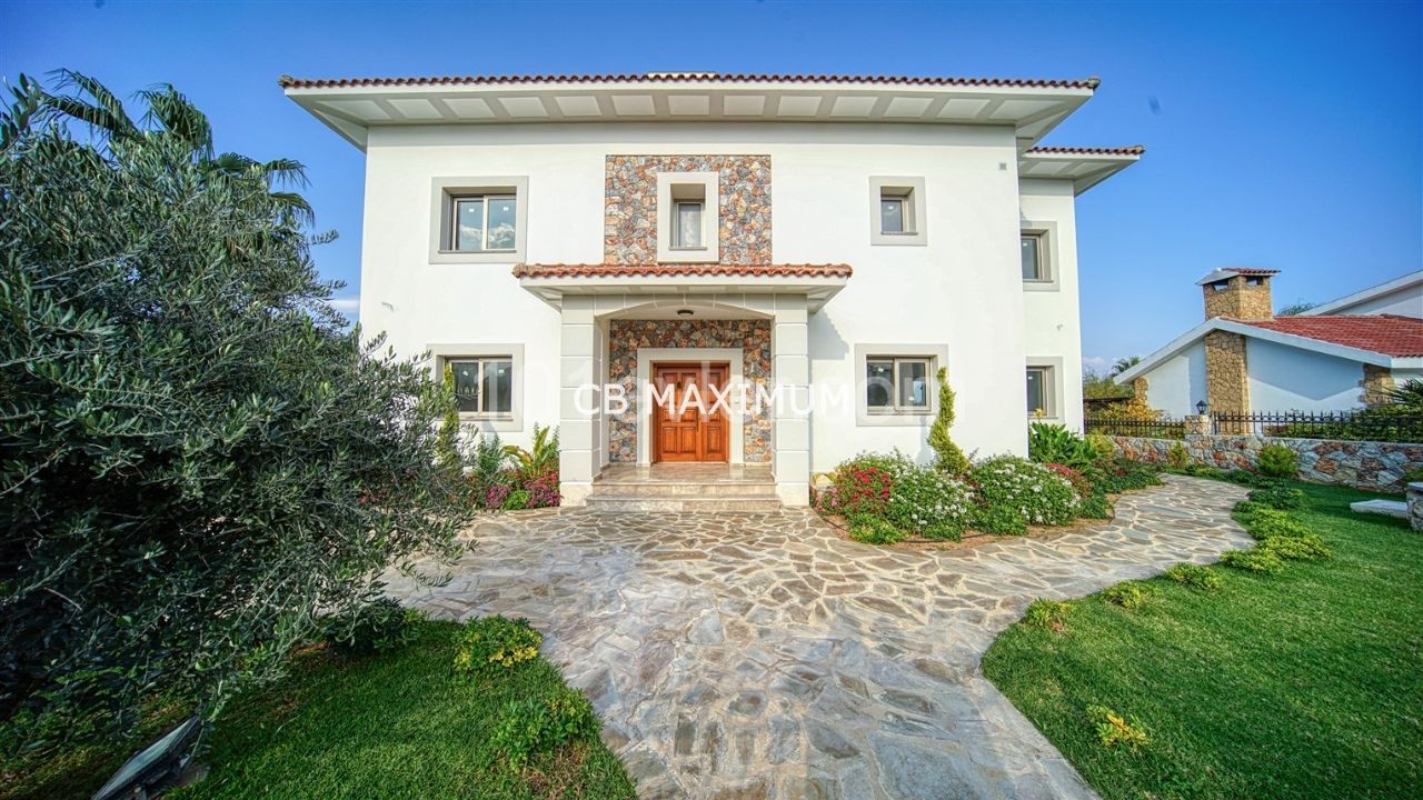 5+1 Villa With Swimming Pool For Sale In Cyprus Kyrenia Alsancak ** 