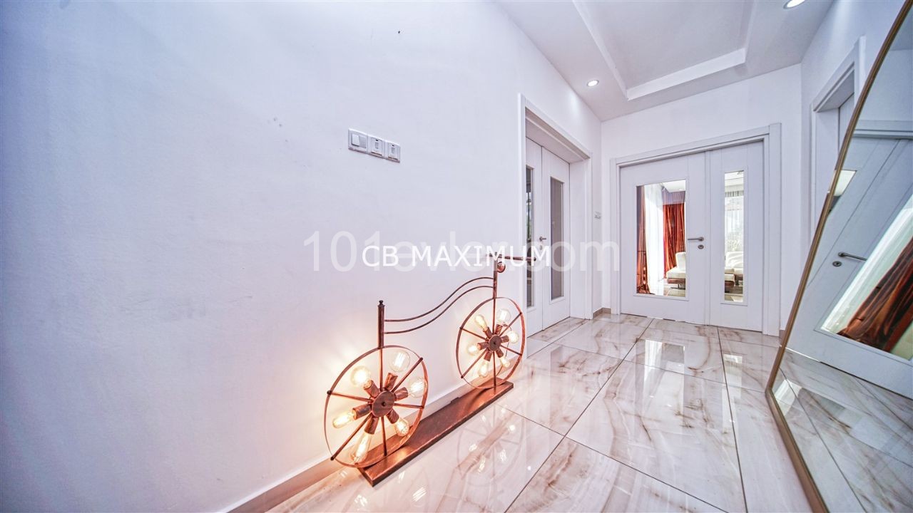 Luxus-Villa mit 4+1 Swimmingpool Zu Verkaufen in Zypern Kyrenia Doganköy ** 