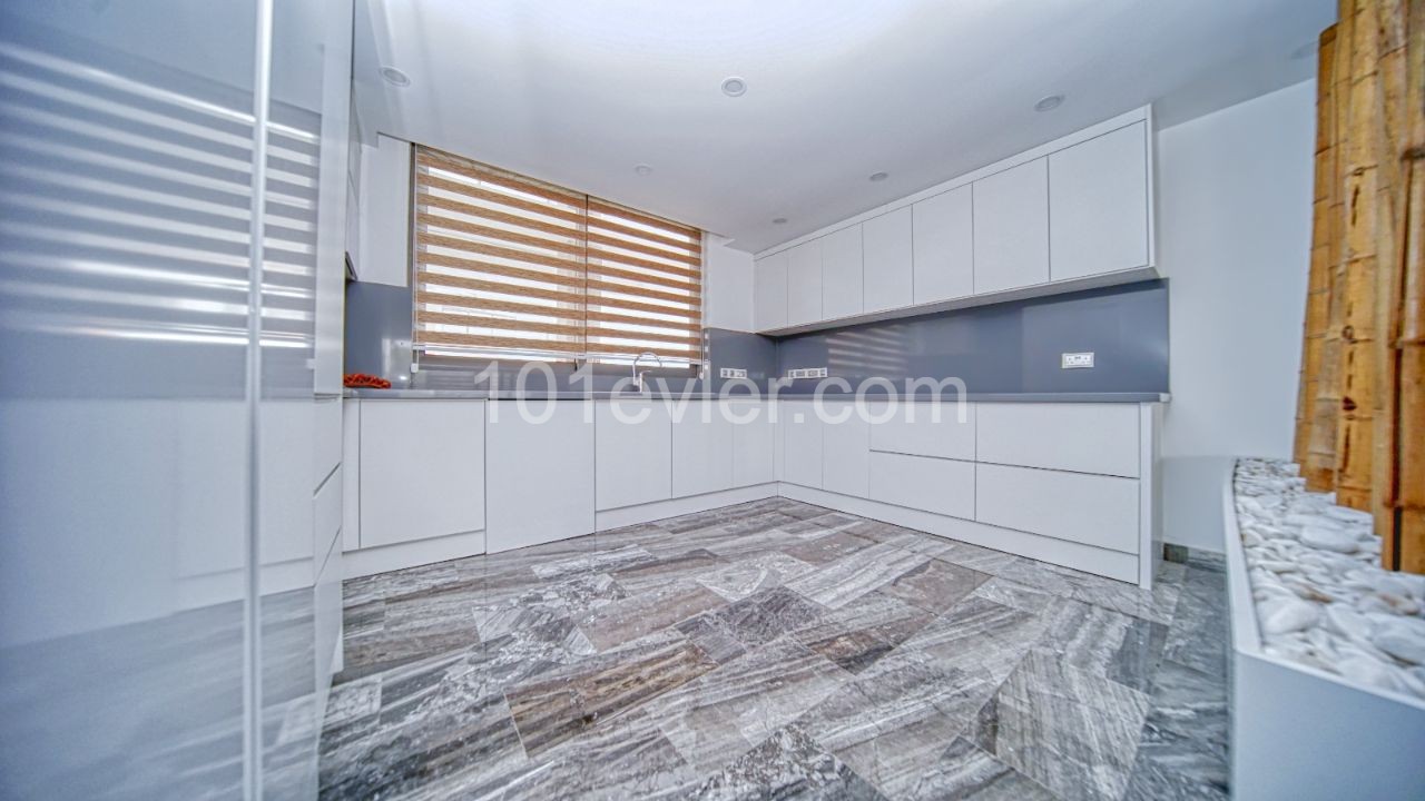 3+1 En-Suite Residence for Rent in Kyrenia Center 