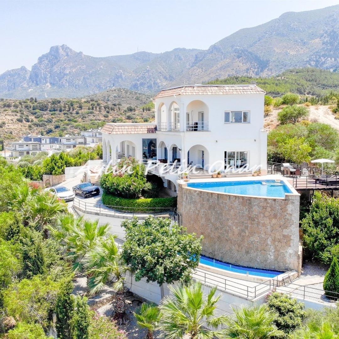 Zypern Kyrenia Edremit Zu Verkaufen 4 + 1 Villa Mit Meerblick ** 