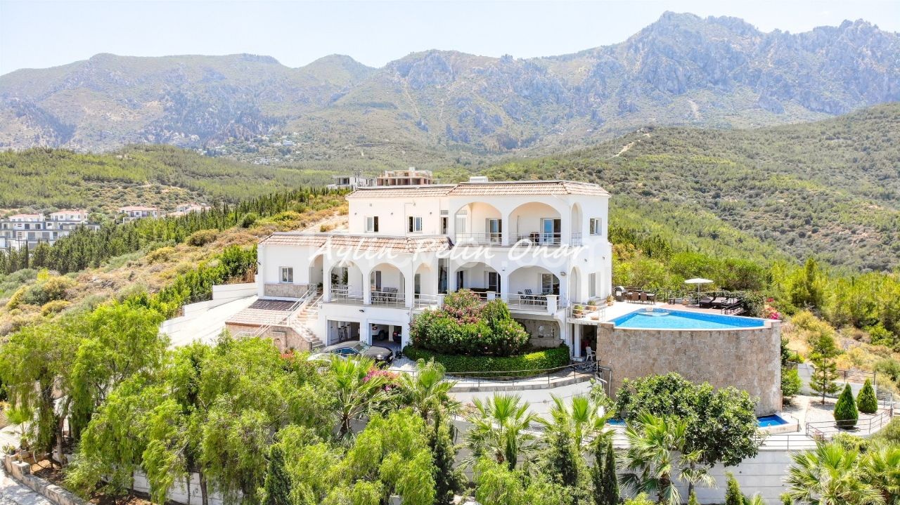 Zypern Kyrenia Edremit Zu Verkaufen 4 + 1 Villa Mit Meerblick ** 