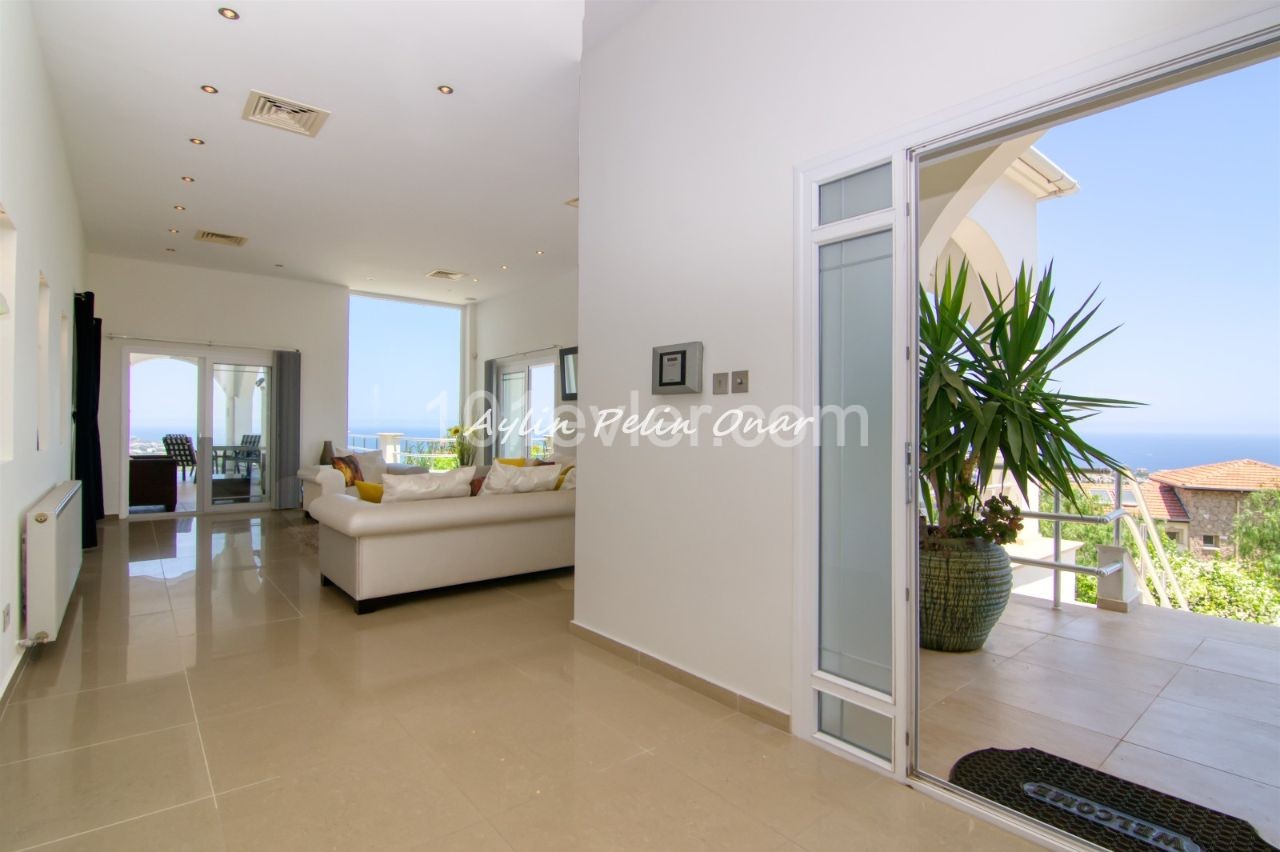 Zypern Kyrenia Edremit Zu Verkaufen 4 + 1 Villa Mit Meerblick ** 