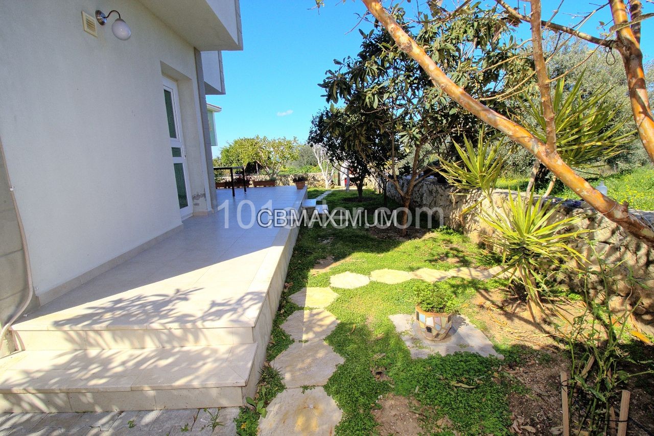 Flawless 3+1 Detached Villa for Sale in a 605m2 Plot of Land in Kyrenia Catalkoy, Cyprus  