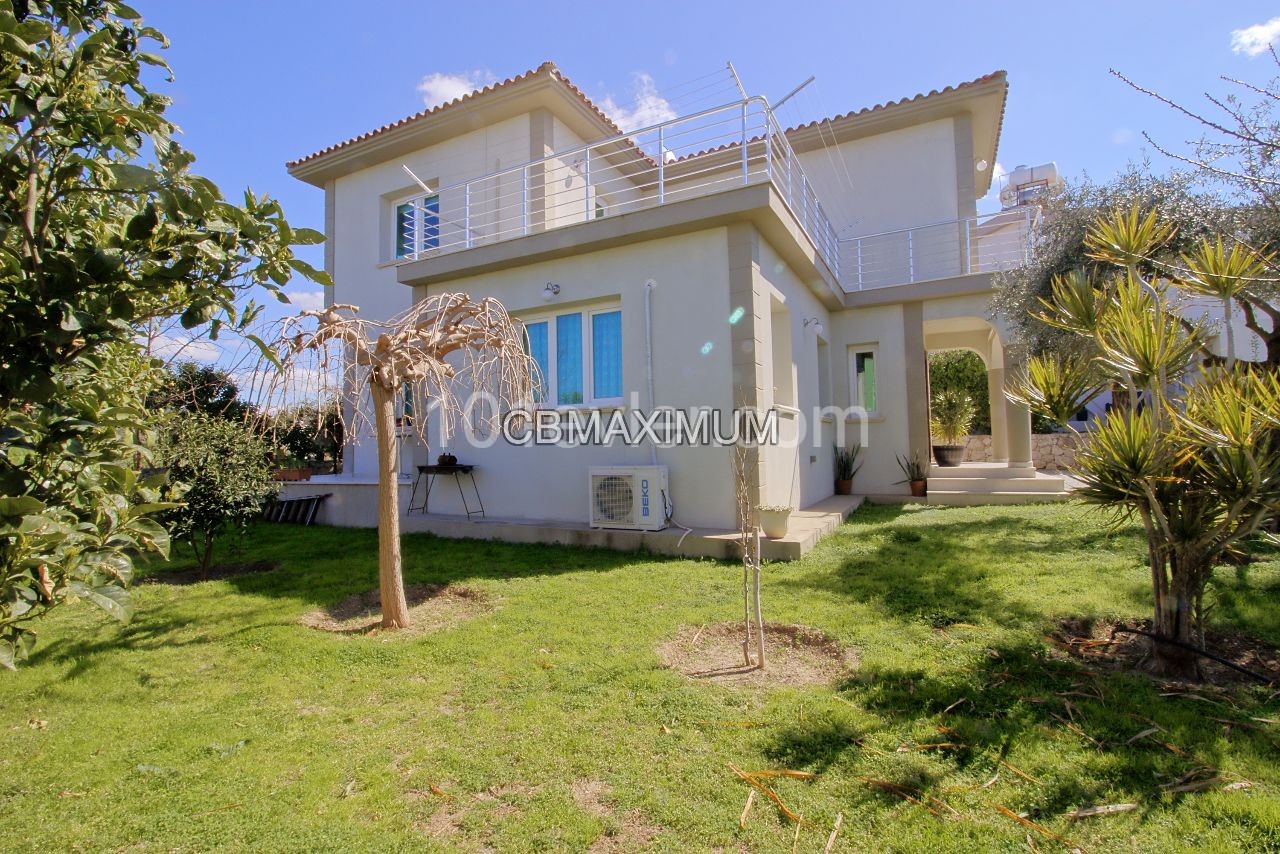 Flawless 3+1 Detached Villa for Sale in a 605m2 Plot of Land in Kyrenia Catalkoy, Cyprus  