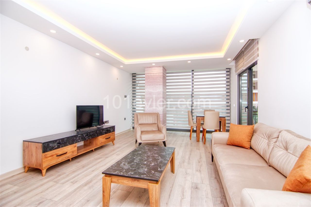 Girne Merkezde Elegance Sitesinde Eşyalı 2+1 Daire 