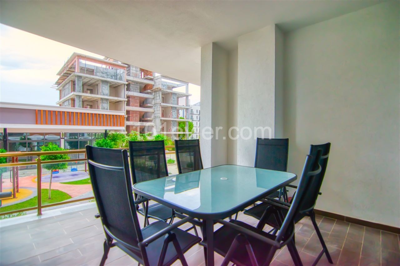 Girne Merkezde Elegance Sitesinde Eşyalı 2+1 Daire 