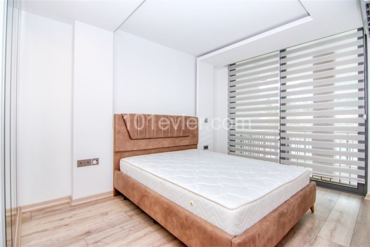 Girne Merkezde Elegance Sitesinde Eşyalı 2+1 Daire 