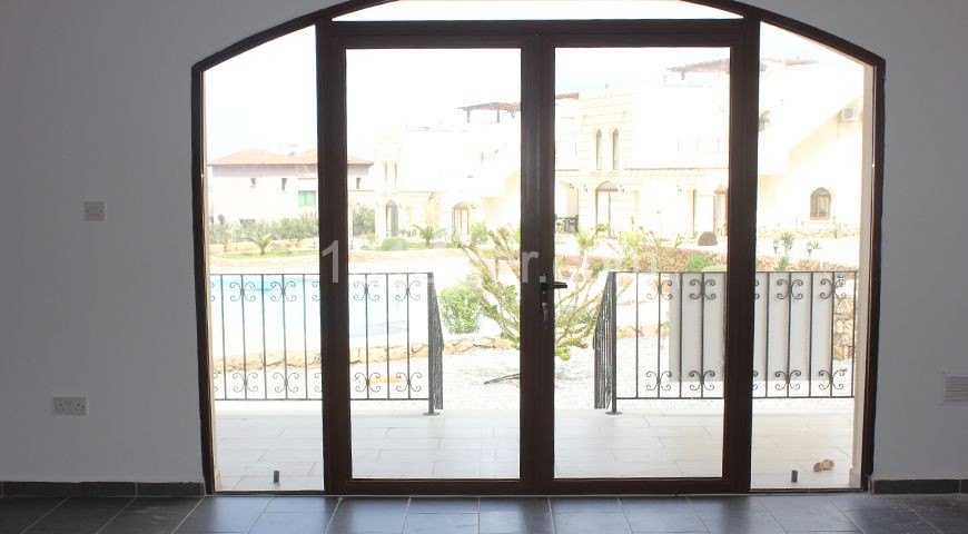 2+1 SEHR PRIVATE WOHNUNG MIT HERRLICHEM MEERBLICK IN ZYPERN KYRENIA ESENTEPEDE ** 