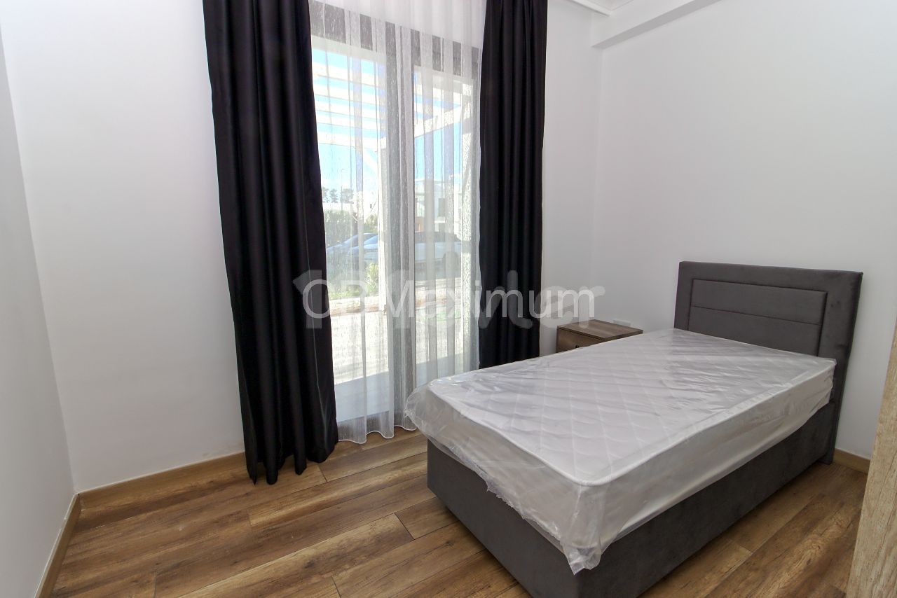 Girne Ozanköyde Havuzlu Site İçersinde Bahçeliİ Full Eşyalı Lüks 2+1 Kiralık Daire