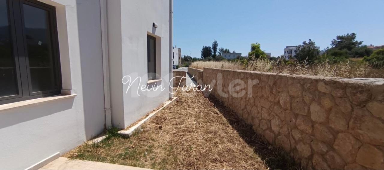 THE ONLY AUTHORIZED CYPRUS KYRENIA OLIVE GROVE HAS A NET AREA OF 138 M2 WITH AN OPPORTUNITY PRICE OF 3+1 GARDEN FLOOR ** 