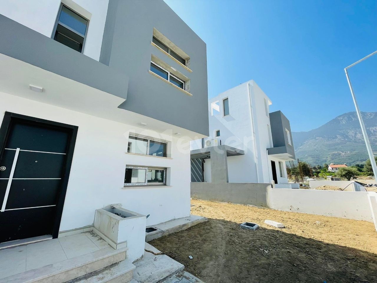 3+1 SEHR PRIVATE VILLA IN ZYPERN KYRENIA LAPTA GEPLANT ZU ZAHLEN ** 