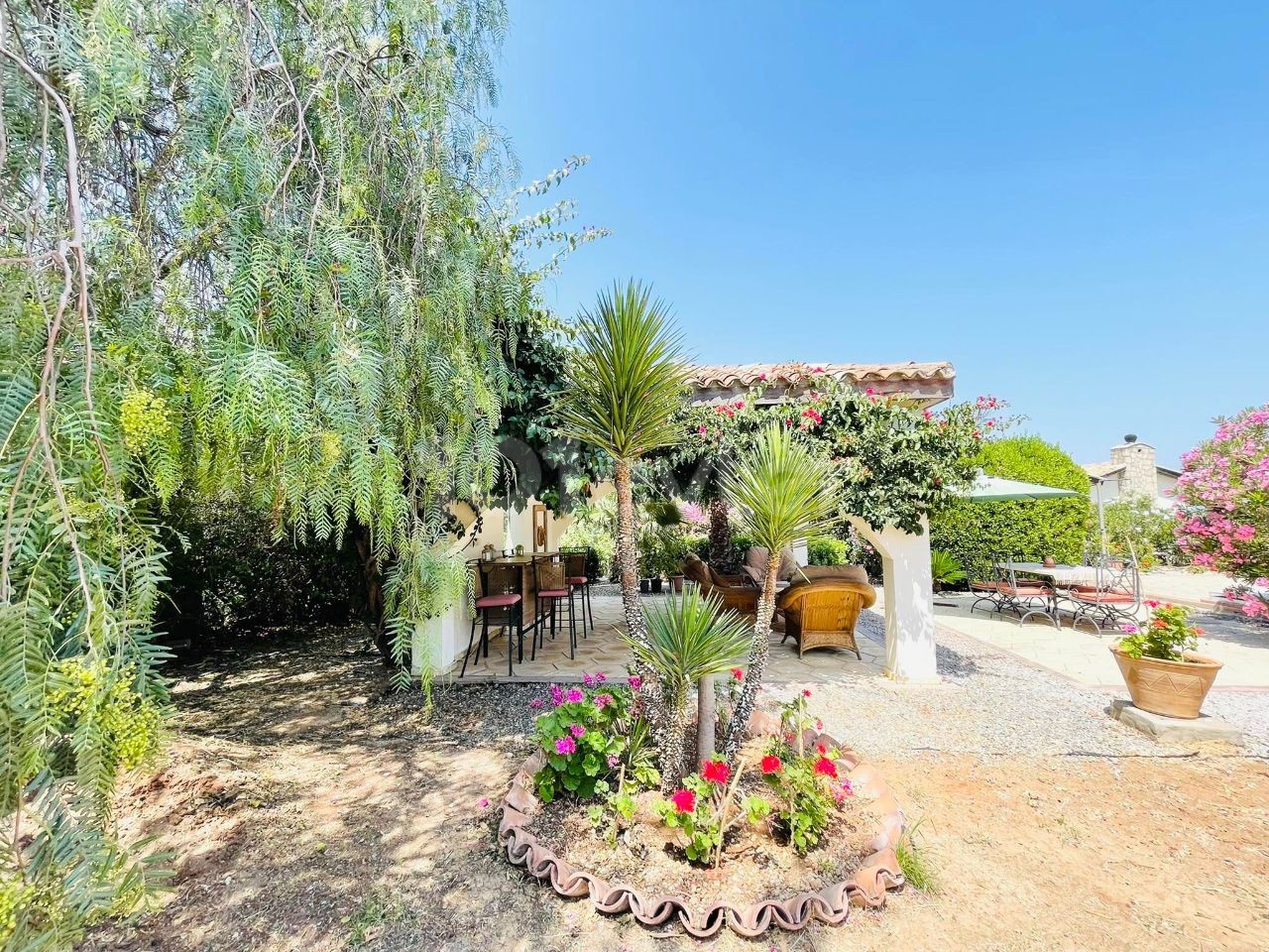 EINSTÖCKIGE VILLA MIT HERRLICHEM MEERBLICK IN ZYPERN KYRENIA LAPTA ** 