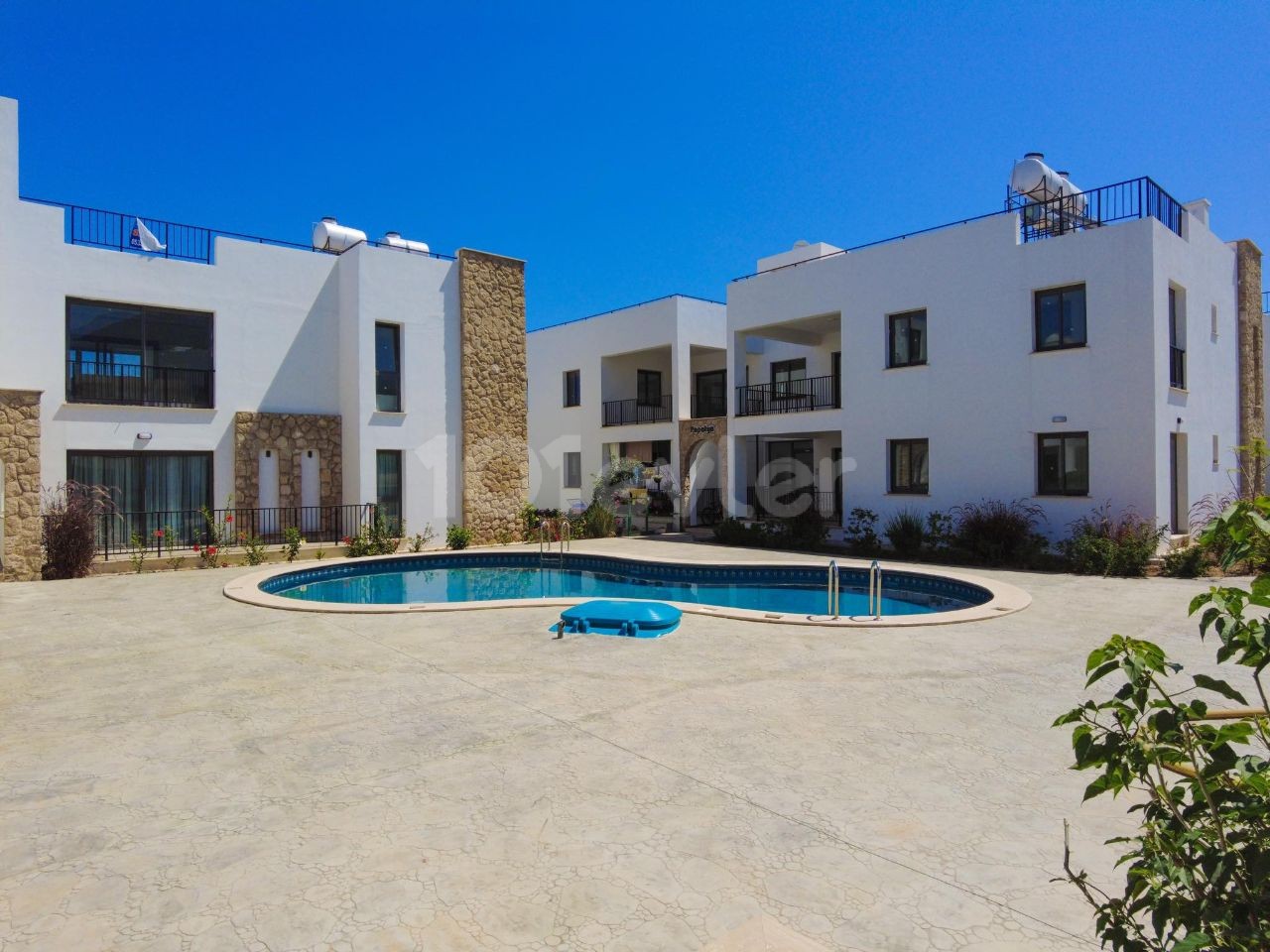 Zypern Kyrenia Olivenhain TE NET 100 M2 Gelegenheit Preis 2+1 obere Etage Wohnung mit privater Terrasse ** 