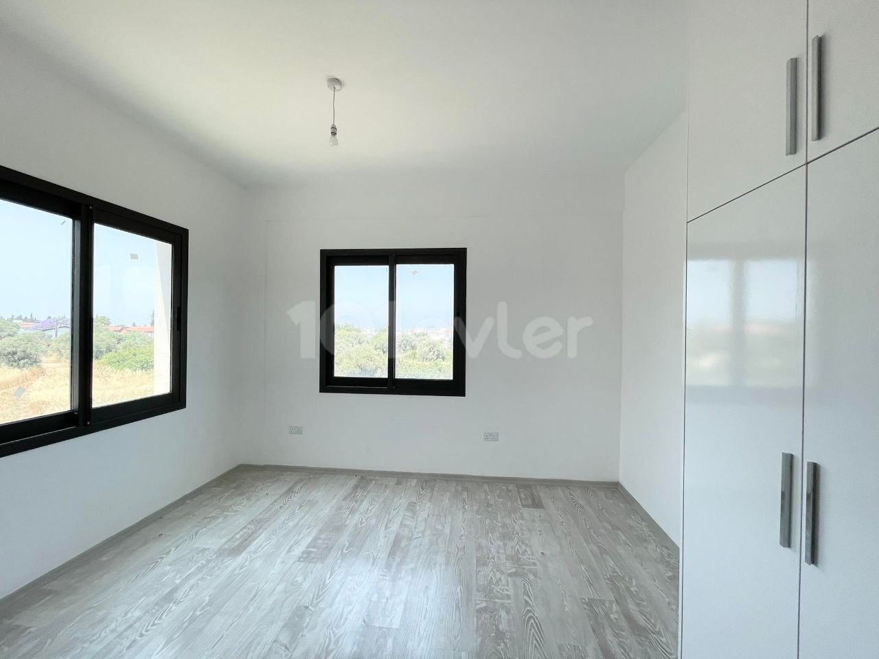 Zypern Kyrenia Olivenhain TE NET 100 M2 Gelegenheit Preis 2+1 obere Etage Wohnung mit privater Terrasse ** 