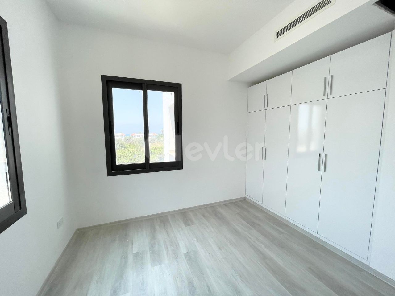 Zypern Kyrenia Olivenhain TE NET 100 M2 Gelegenheit Preis 2+1 obere Etage Wohnung mit privater Terrasse ** 