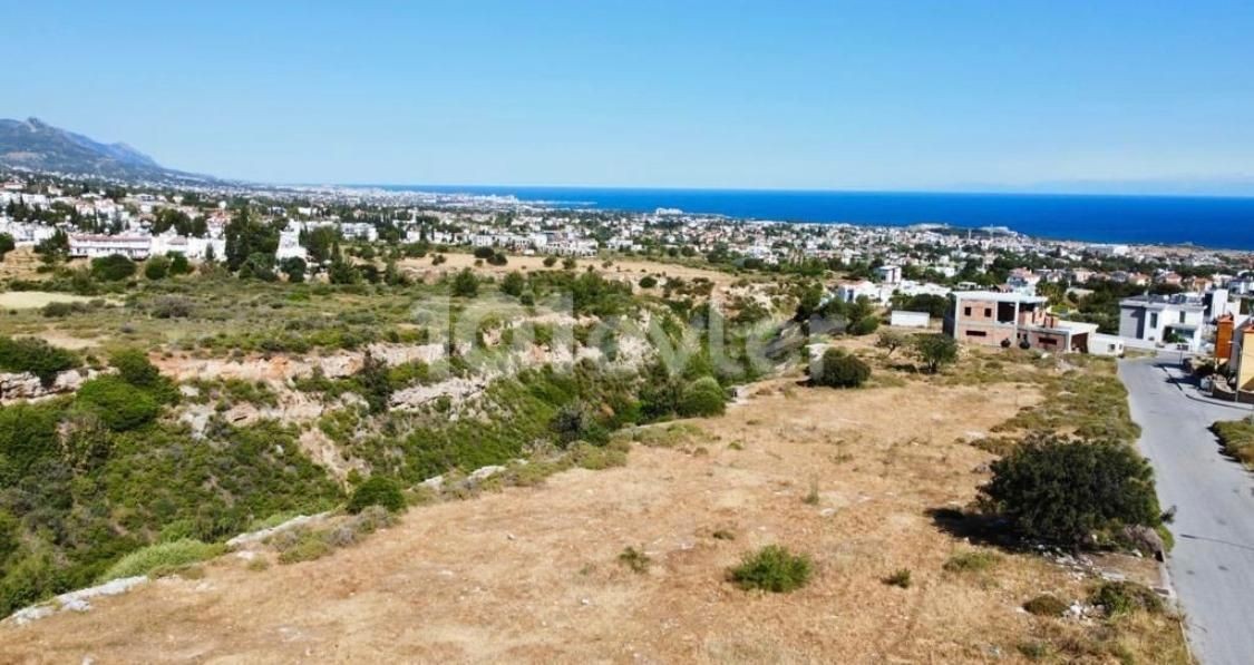 990 m2 Equivalent Land Plot in Kyrenia Decatalkoy Region ** 