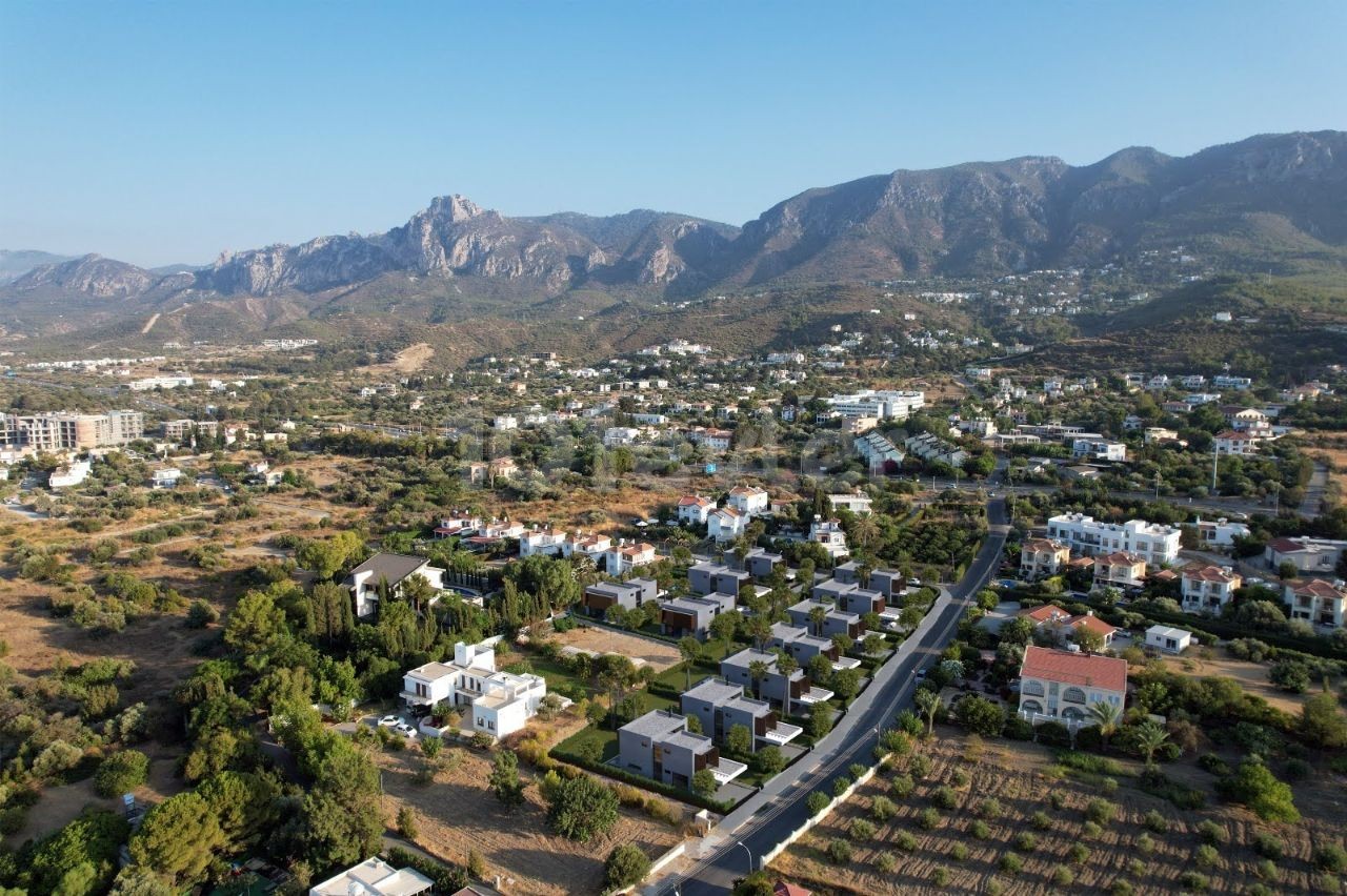 Luxury Villas for Sale in Kyrenia Edremit with Private Swimming Pool, Large Garden, 4+1 ** 