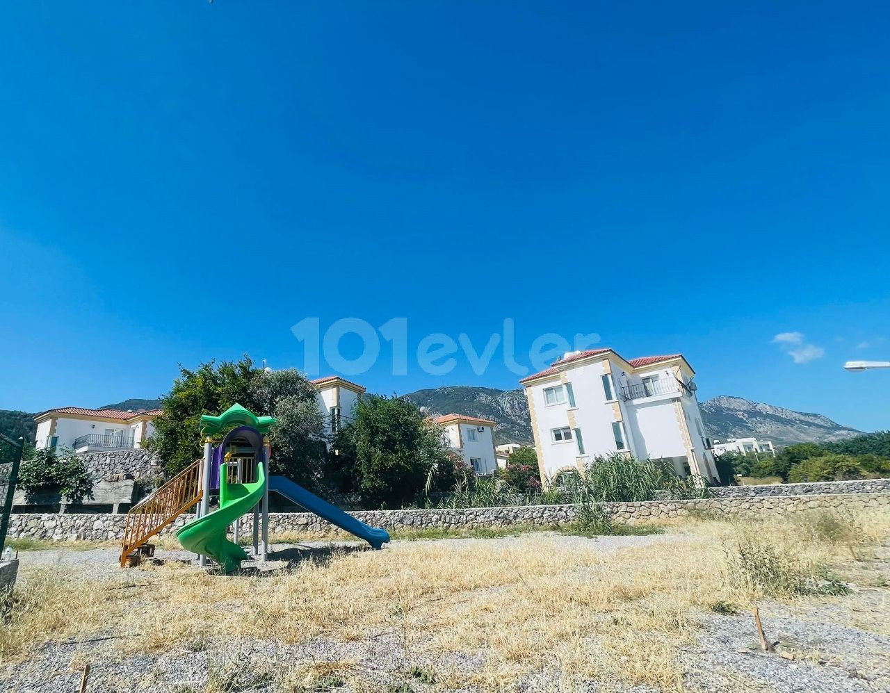 TEK YETKİLİ  FIRSAT KIBRIS GİRNE ALSANCAK HAVUZLU SİTE DE   3+1 YENİ  DAİRE