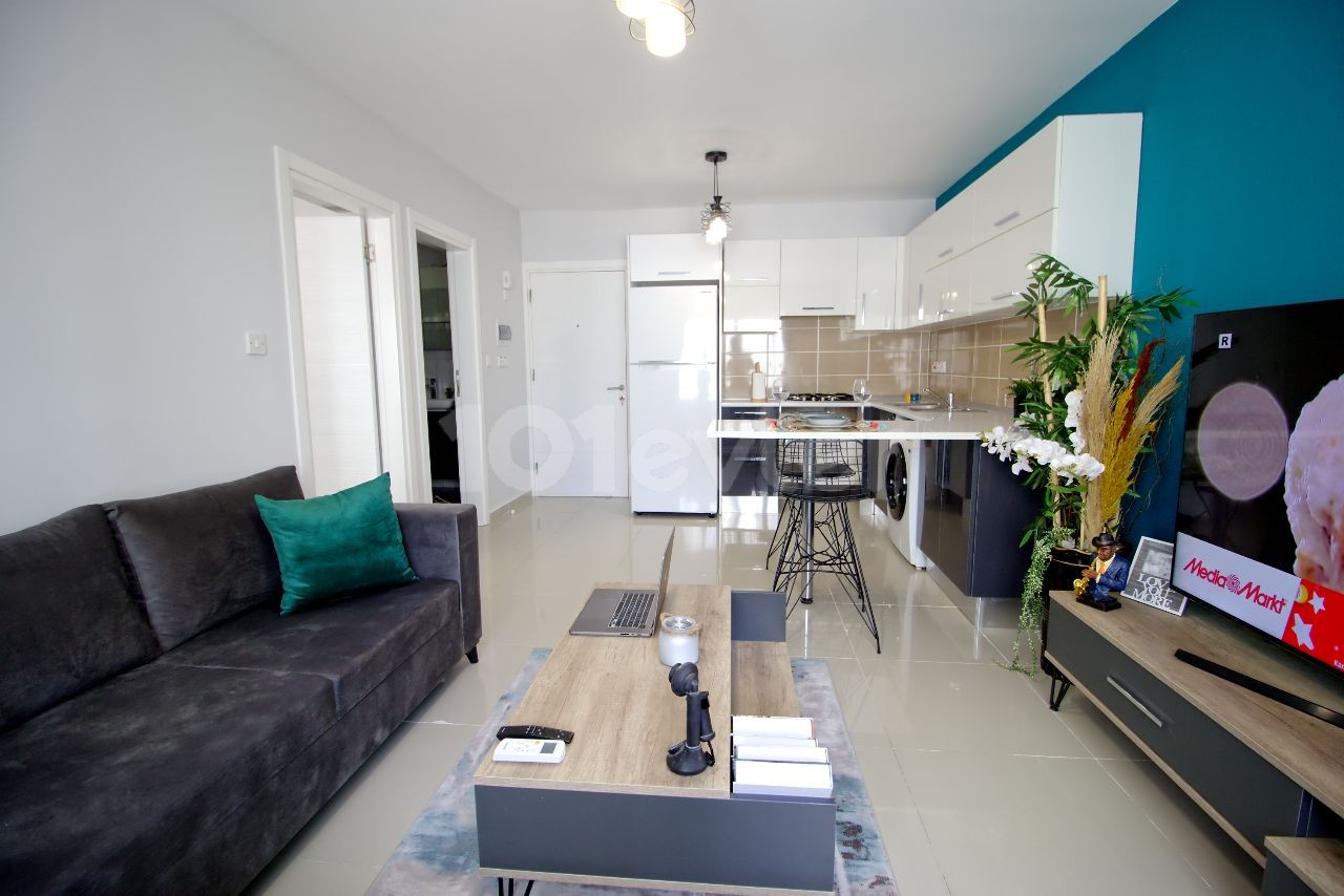 Seien Sie der erste Mieter der luxuriösesten 1+1 voll möblierten Wohnung in TRNC Kyrenia ** 