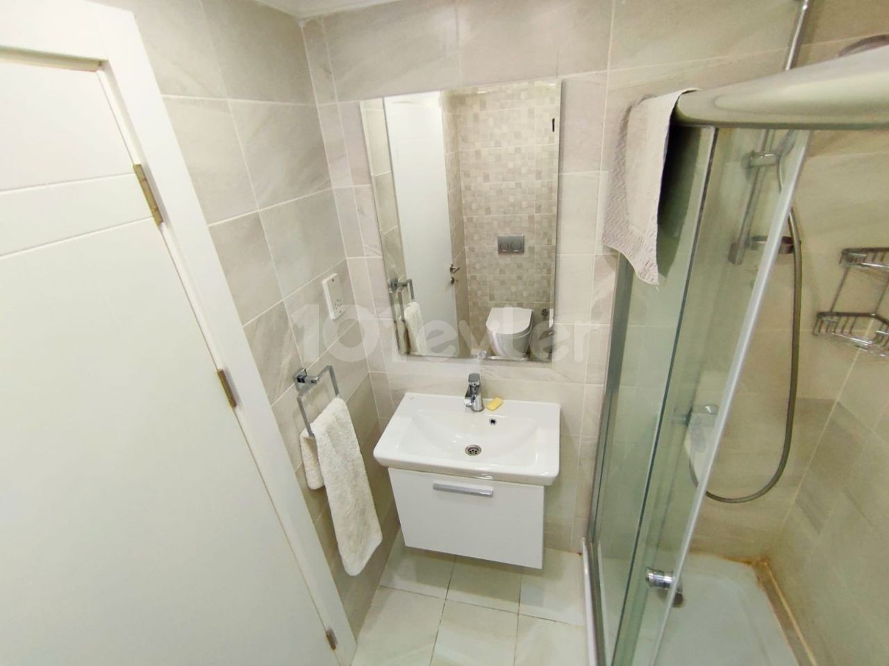 Ensuite 3 Schlafzimmer Penthouse Zur Miete Im Zentrum Von Kyrenia ** 