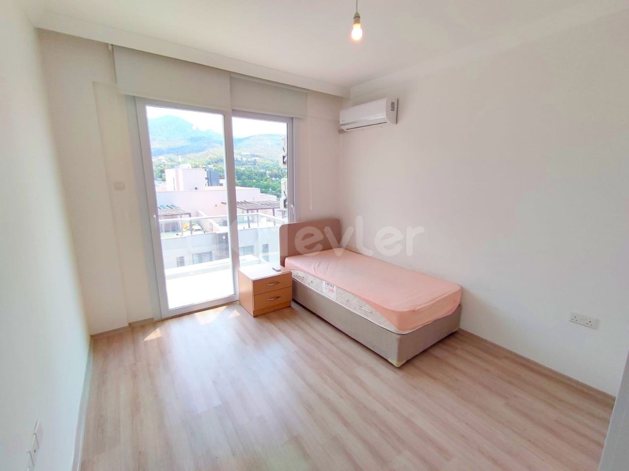 Ensuite 3 Schlafzimmer Penthouse Zur Miete Im Zentrum Von Kyrenia ** 