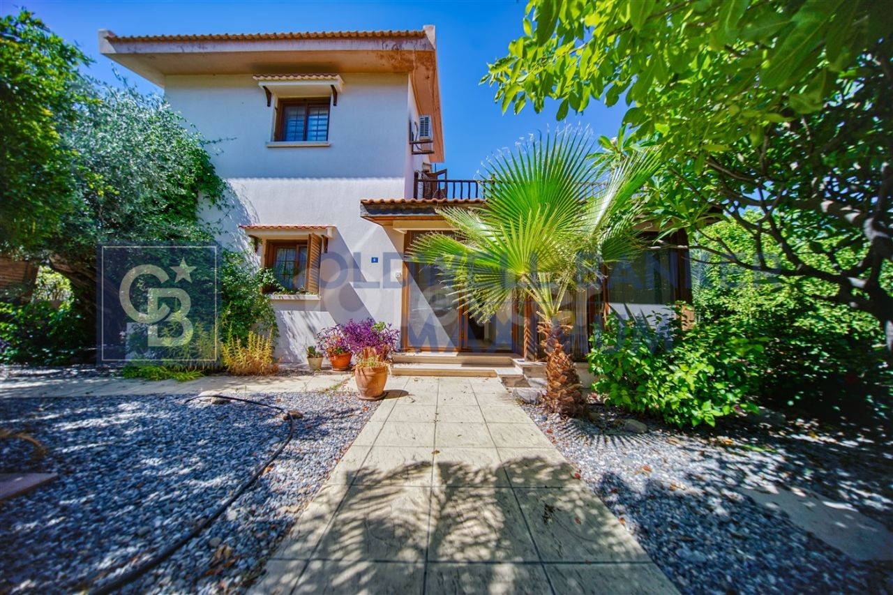 3+1 Villa mit privatem Pool in Kyrenia Ozanköy zu verkaufen ** 