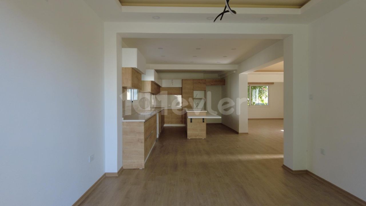 5+1 VILLA ZUM VERKAUF IN ZYPERN KYRENIA KARAOGLANOGLUN KOMPLETT RENOVIERT ** 