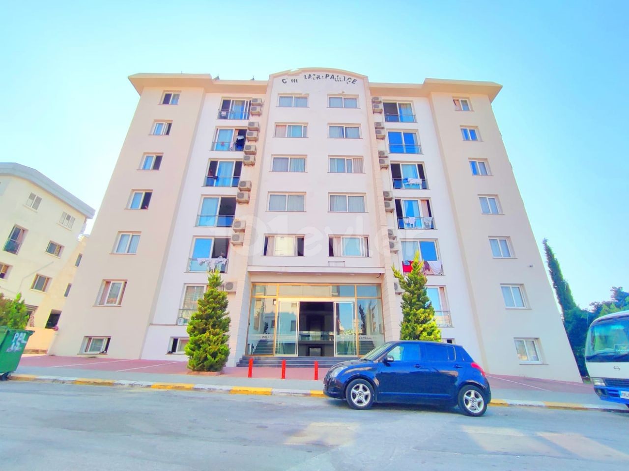 Girne Merkezde Müthiş Manzaralı Lüks 1 Yatak Odalı Penthouse 