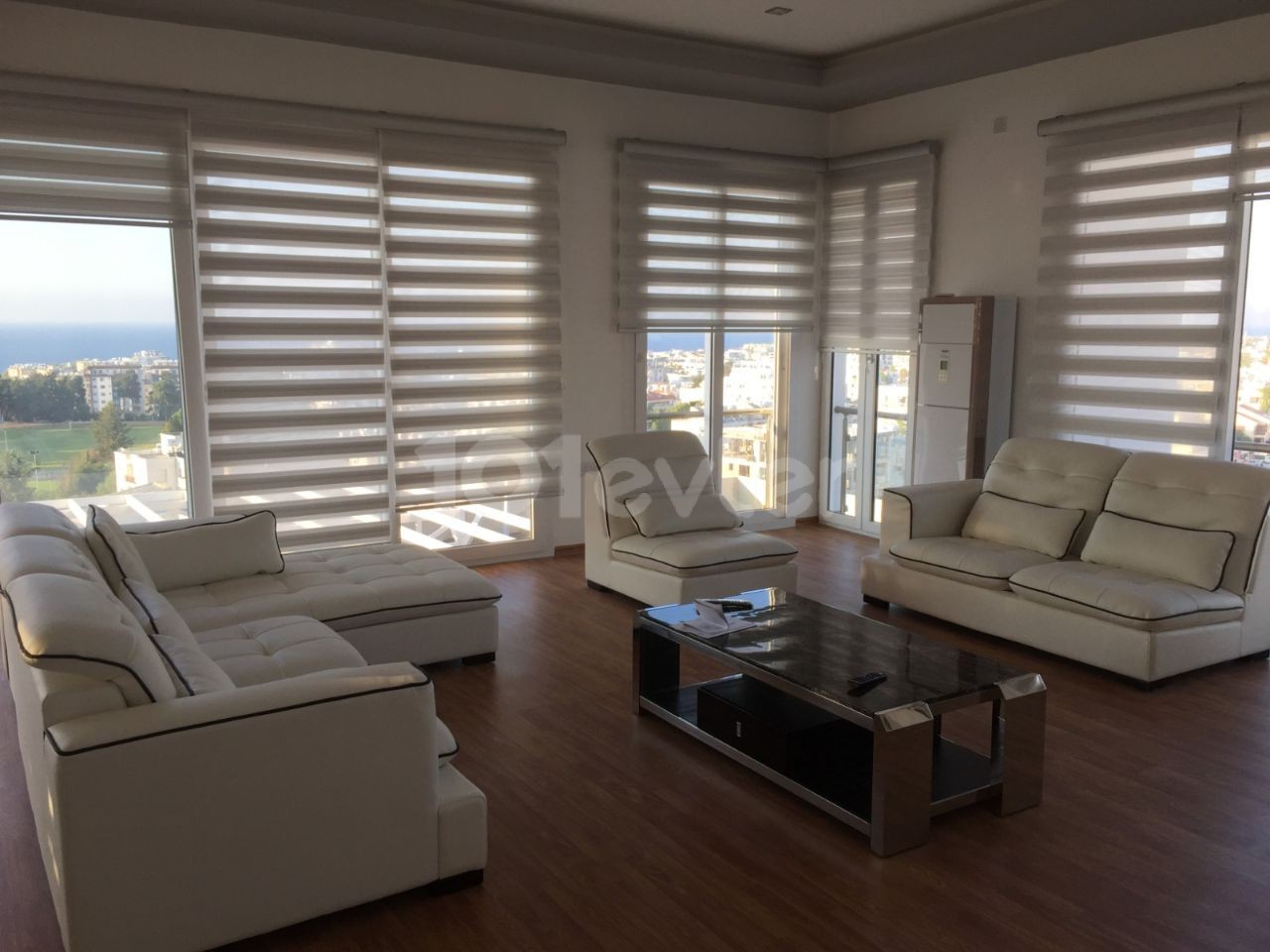 Luxuriöses 1-Schlafzimmer-Penthouse Mit Herrlichem Blick Im Zentrum Von Kyrenia ** 