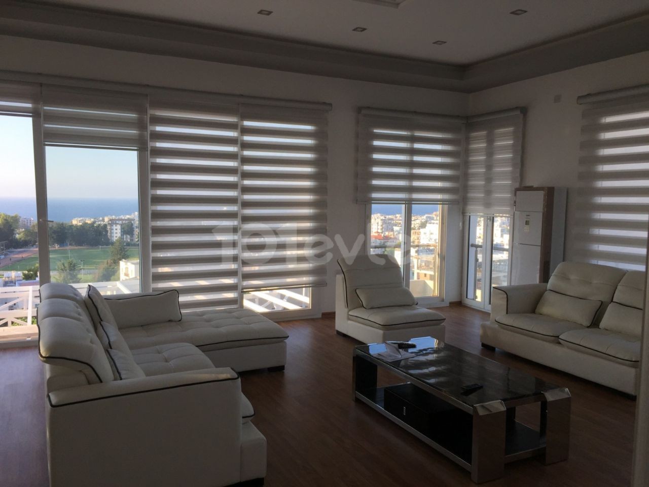 Luxuriöses 1-Schlafzimmer-Penthouse Mit Herrlichem Blick Im Zentrum Von Kyrenia ** 