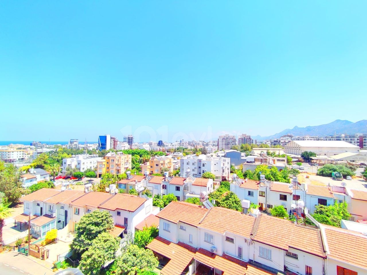 1 Bedroom Penthouse with Stunning Views in the Center of Kyrenia ** 