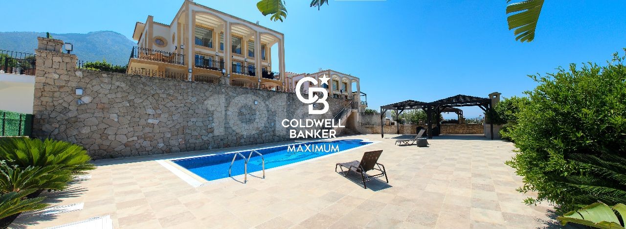 Girne Bellapais Bölgesinde Kesilmez Deniz Manzaralı Satılık Triplex Lüks Villa