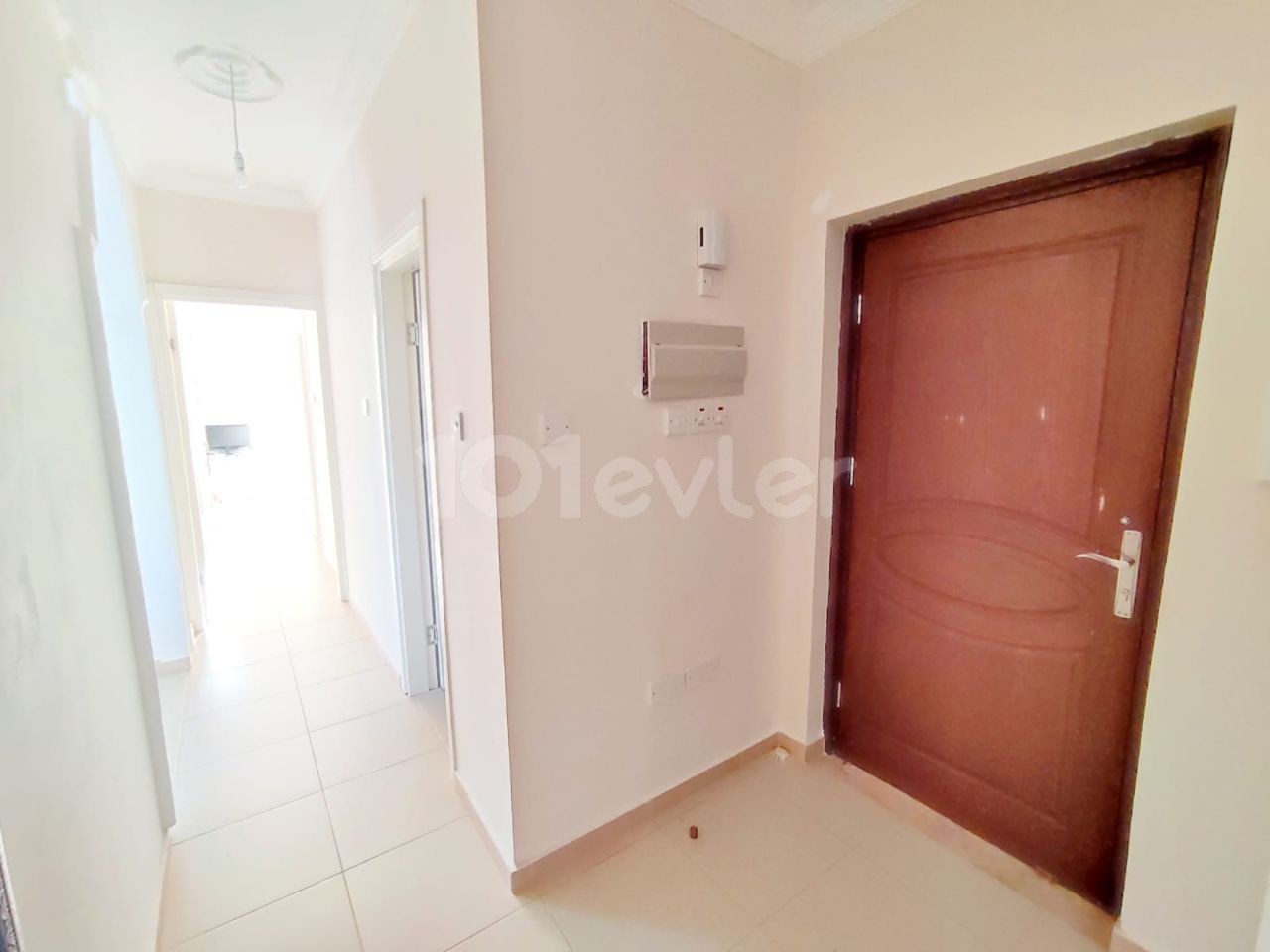 Spacious 3 Bedroom Apartment with Ensuite in the Center of Kyrenia ** 