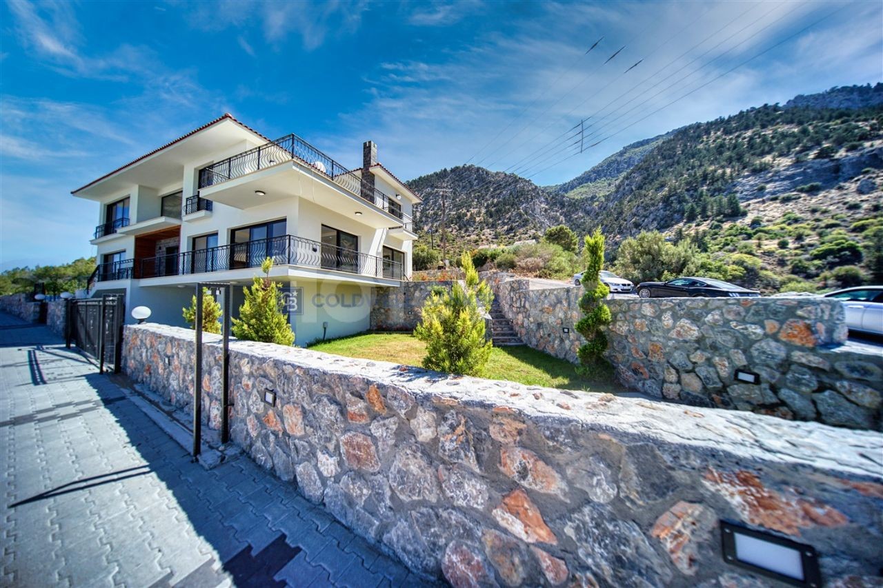 4 +1 Villa Zum Verkauf In Alsancak Ilgaz, Zypern ** 